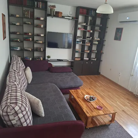 Aura Nest 10 Apartmán