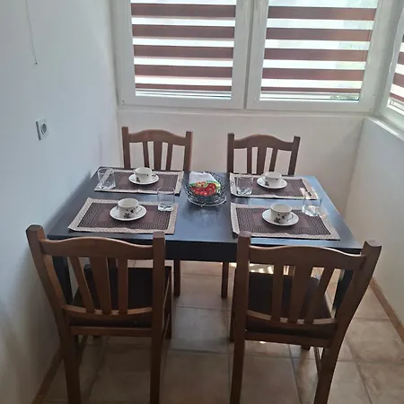 Apartmán Aura Nest 10 *