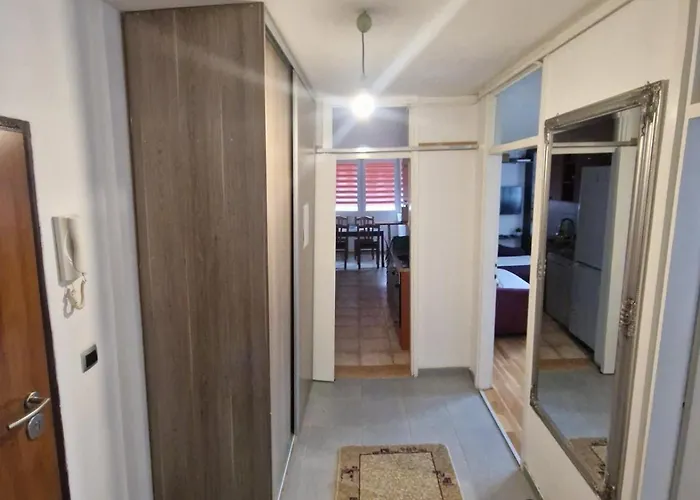 Aura Nest 10 * 塞拉耶佛