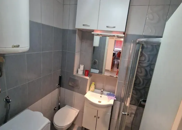 公寓 Aura Nest 10 *